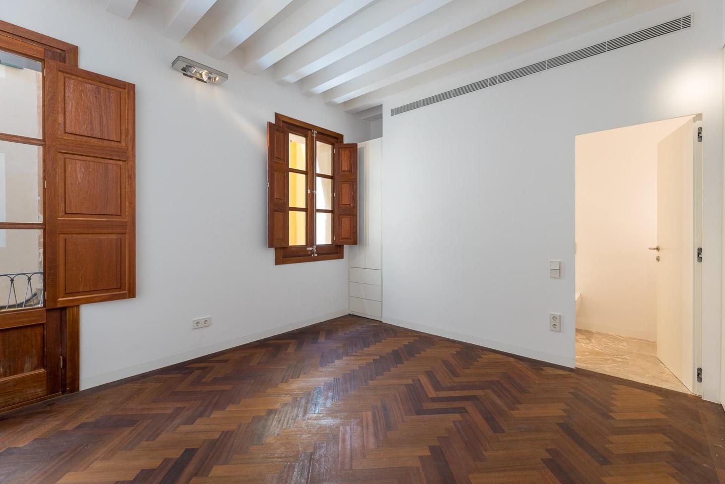 Dúplex con terraza y carácter en el centro histórico de Palma — Palma — Foto 10