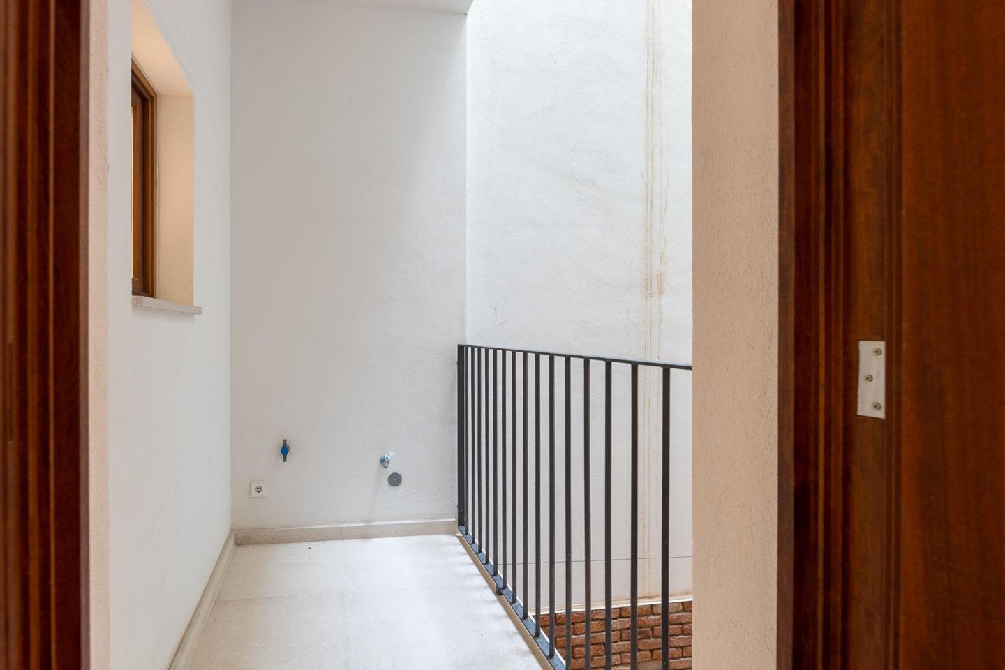 Dúplex con terraza y carácter en el centro histórico de Palma — Palma — Foto 16