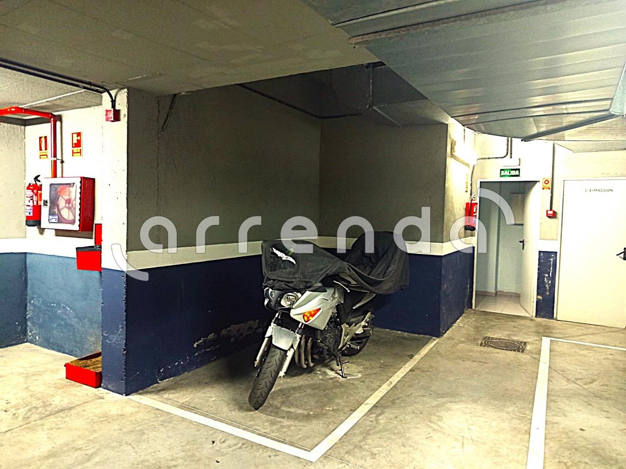parking en madrid · calle-de-monsenor-oscar-romero-21-28005 5000€