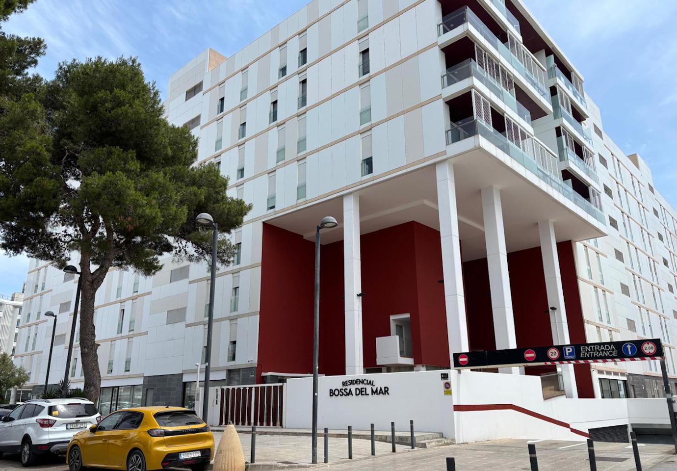 Plaza de parking en Playa d'en Bossa - Ibiza