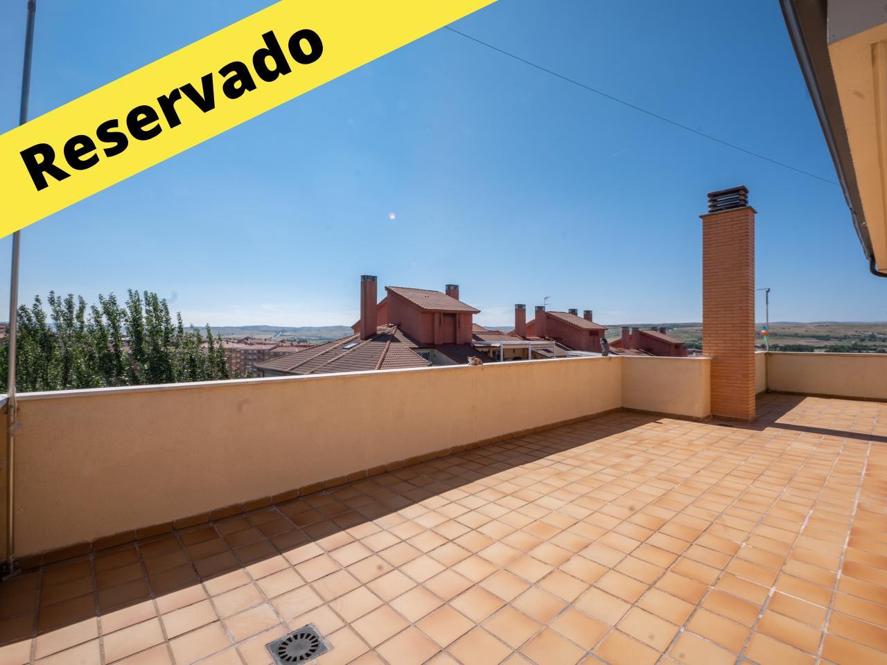 Espectacular Ático con TERRAZA y VISTAS a toda la ciudad