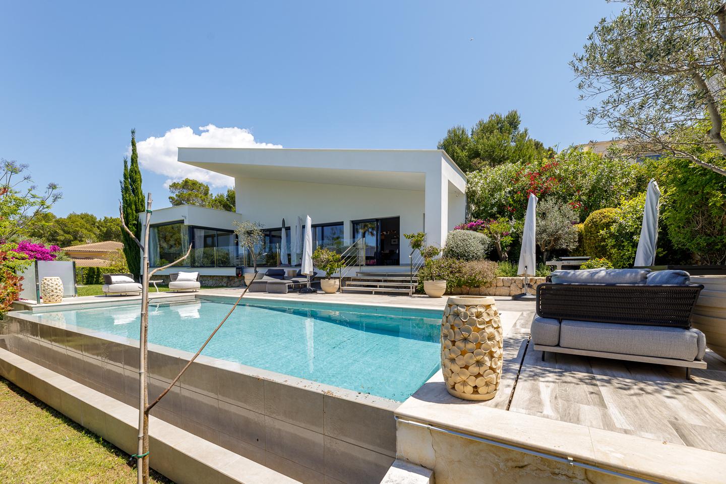 Elegante casa de una sola planta con piscina y eficiencia energética en Calviá — Calvià — Foto 2