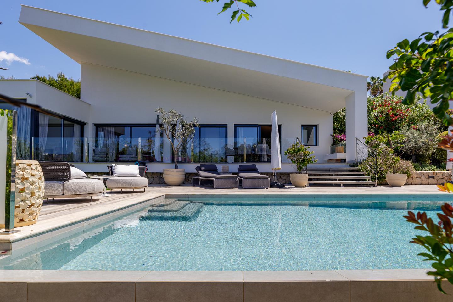 Elegante casa de una sola planta con piscina y eficiencia energética en Calviá — Calvià — Foto 3