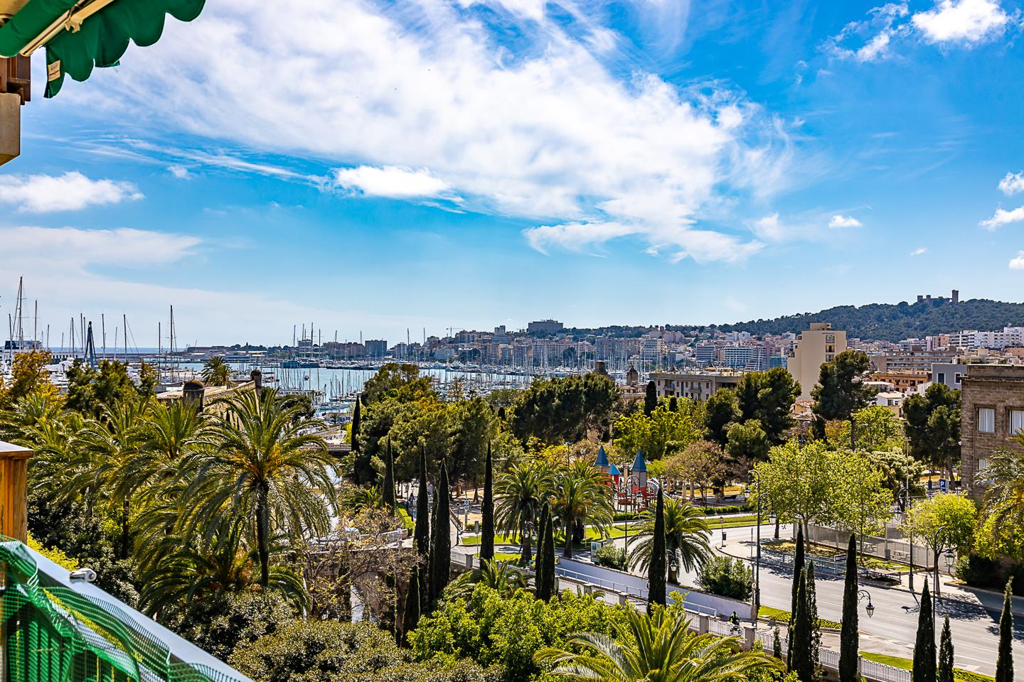 Espacio, luz y vistas en una ubicación privilegiada de Palma — Palma