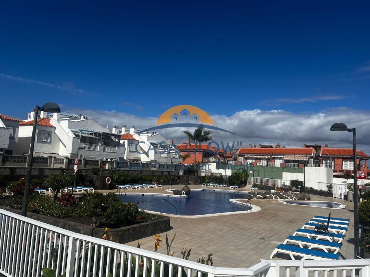 Villa in Calle de la Te, Costa del Silencio, Santa Cruz de Tenerife of 179 m2