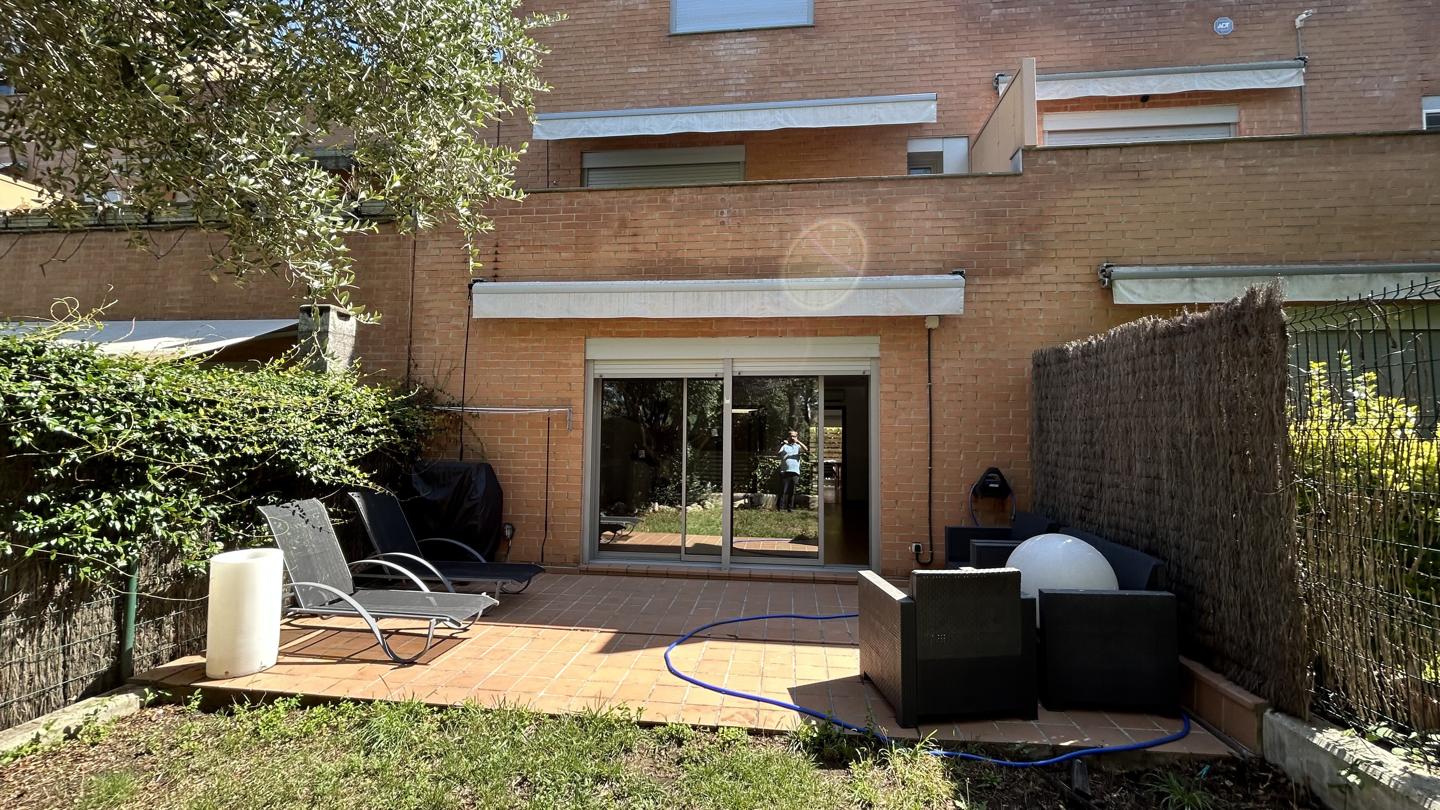 Casa / chalet en Carrer de la Segarra, Sant Quirze del Vallès, Barcelona de 300 m2
