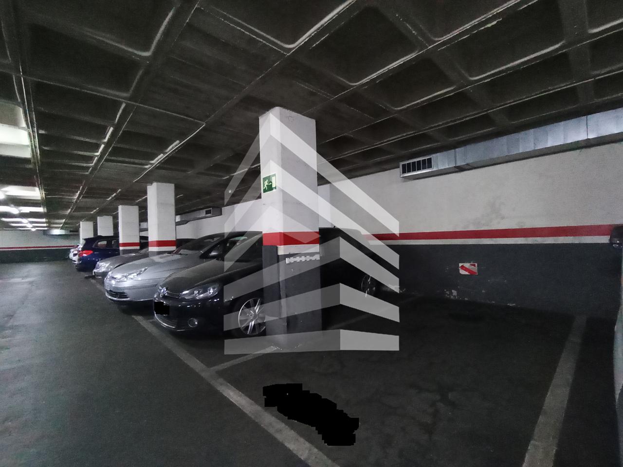 parking en barcelona · les-corts €