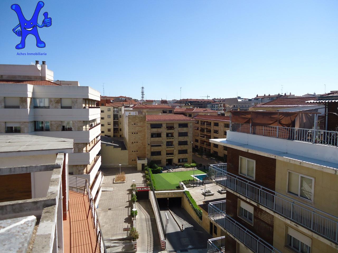 Flat in Calle Isidro Segovia, Salamanca, Salamanca of 79 m2