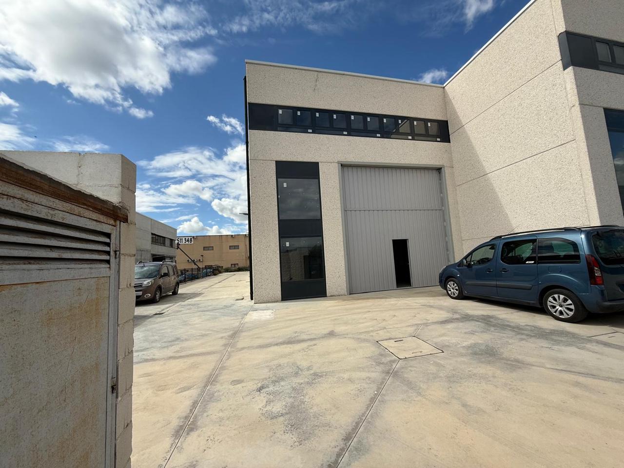 Industrial in Avenida Cerro del Rubal 16, Parla, Madrid of 260 m2