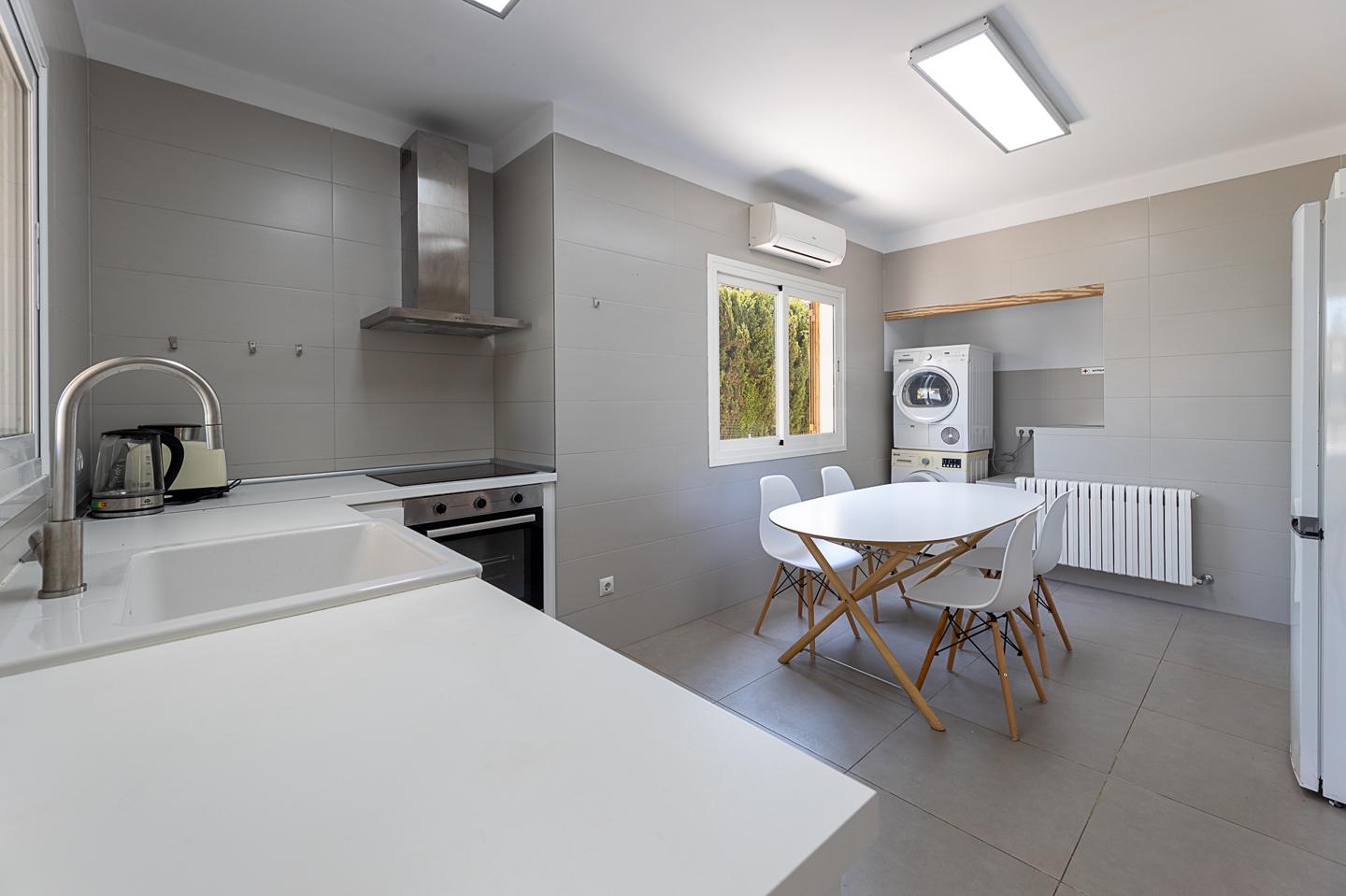 Exclusiva villa con Licencia Vacacional en la Zona de El Arenal, Palma — Palma — Foto 19