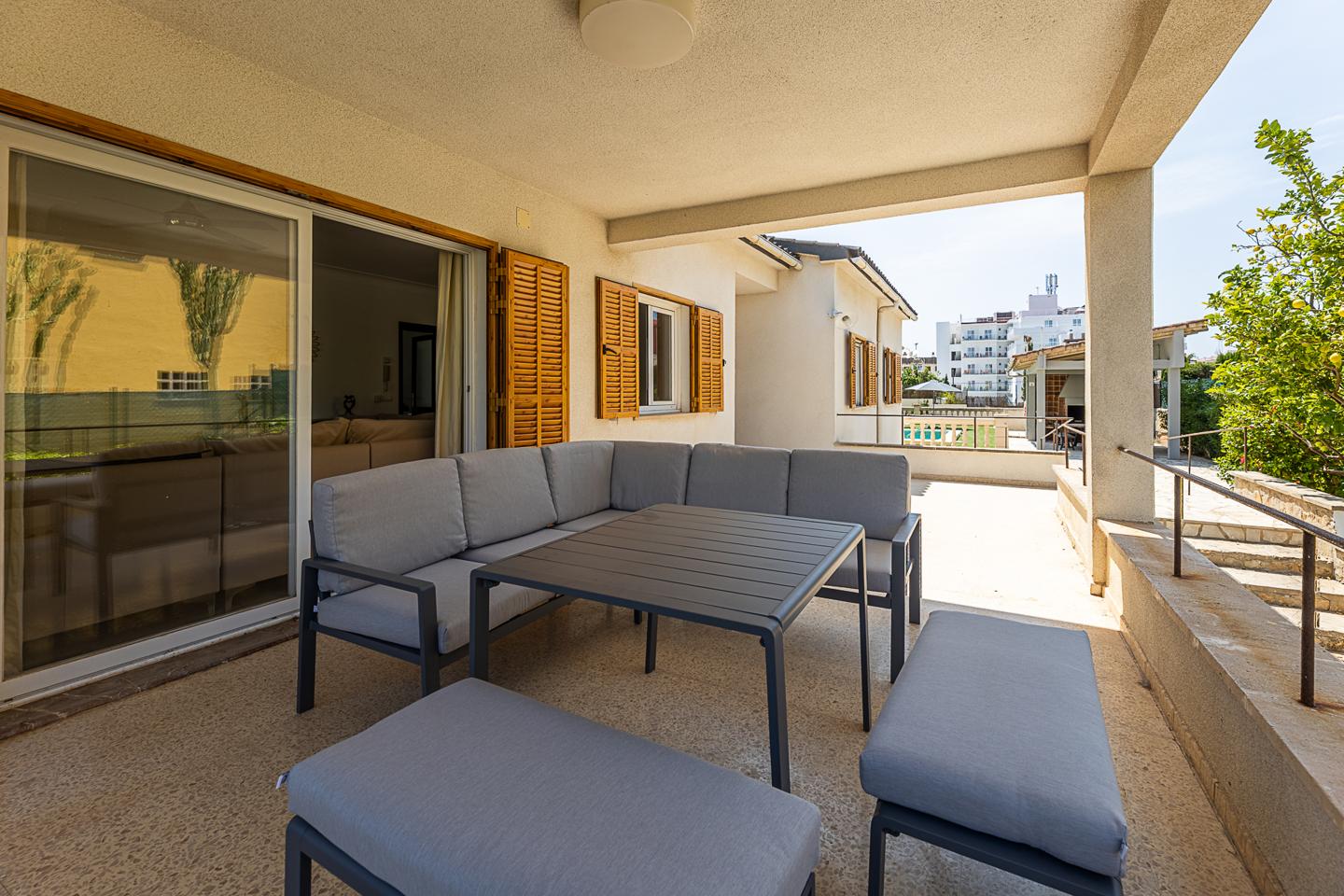 Exclusiva villa con Licencia Vacacional en la Zona de El Arenal, Palma — Palma — Foto 11