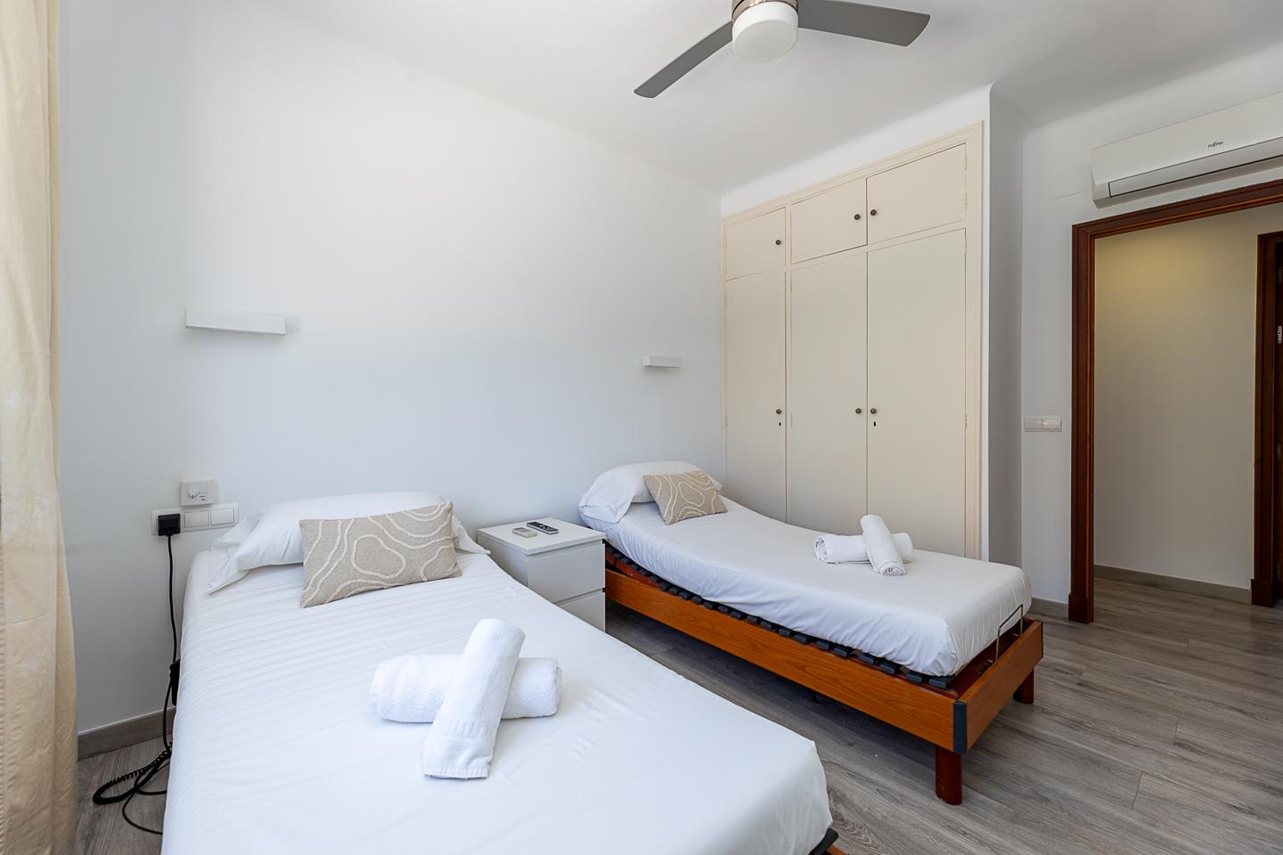 Exclusiva villa con Licencia Vacacional en la Zona de El Arenal, Palma — Palma — Foto 23