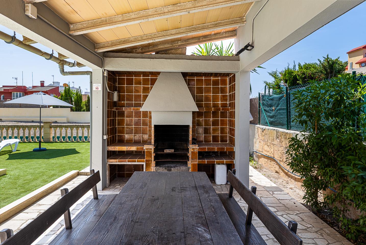 Exclusiva villa con Licencia Vacacional en la Zona de El Arenal, Palma — Palma — Foto 4