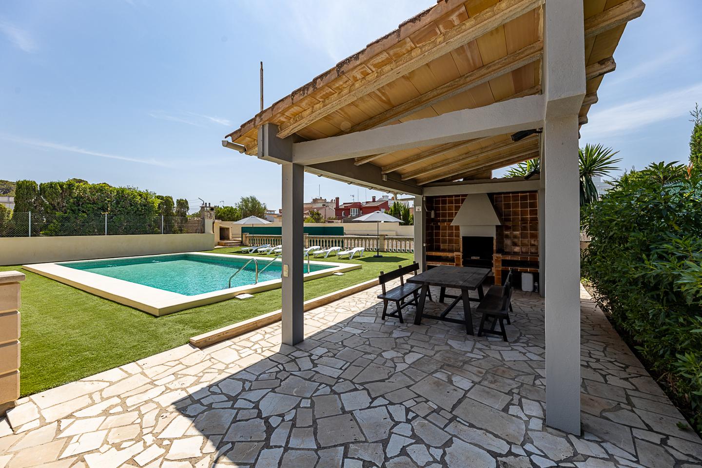 Exclusiva villa con Licencia Vacacional en la Zona de El Arenal, Palma — Palma — Foto 3