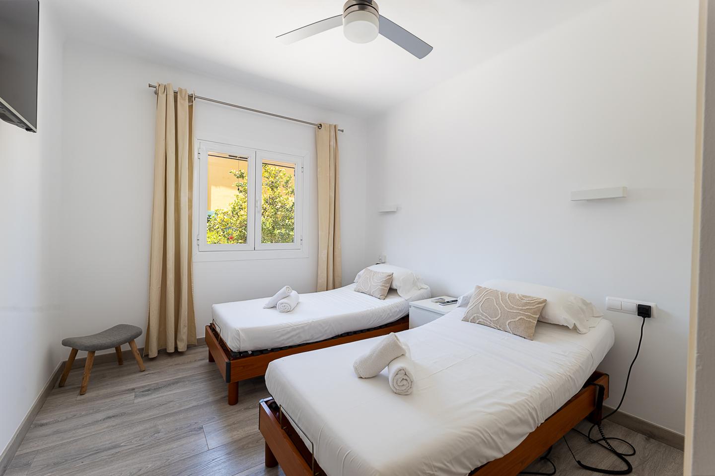 Exclusiva villa con Licencia Vacacional en la Zona de El Arenal, Palma — Palma — Foto 22
