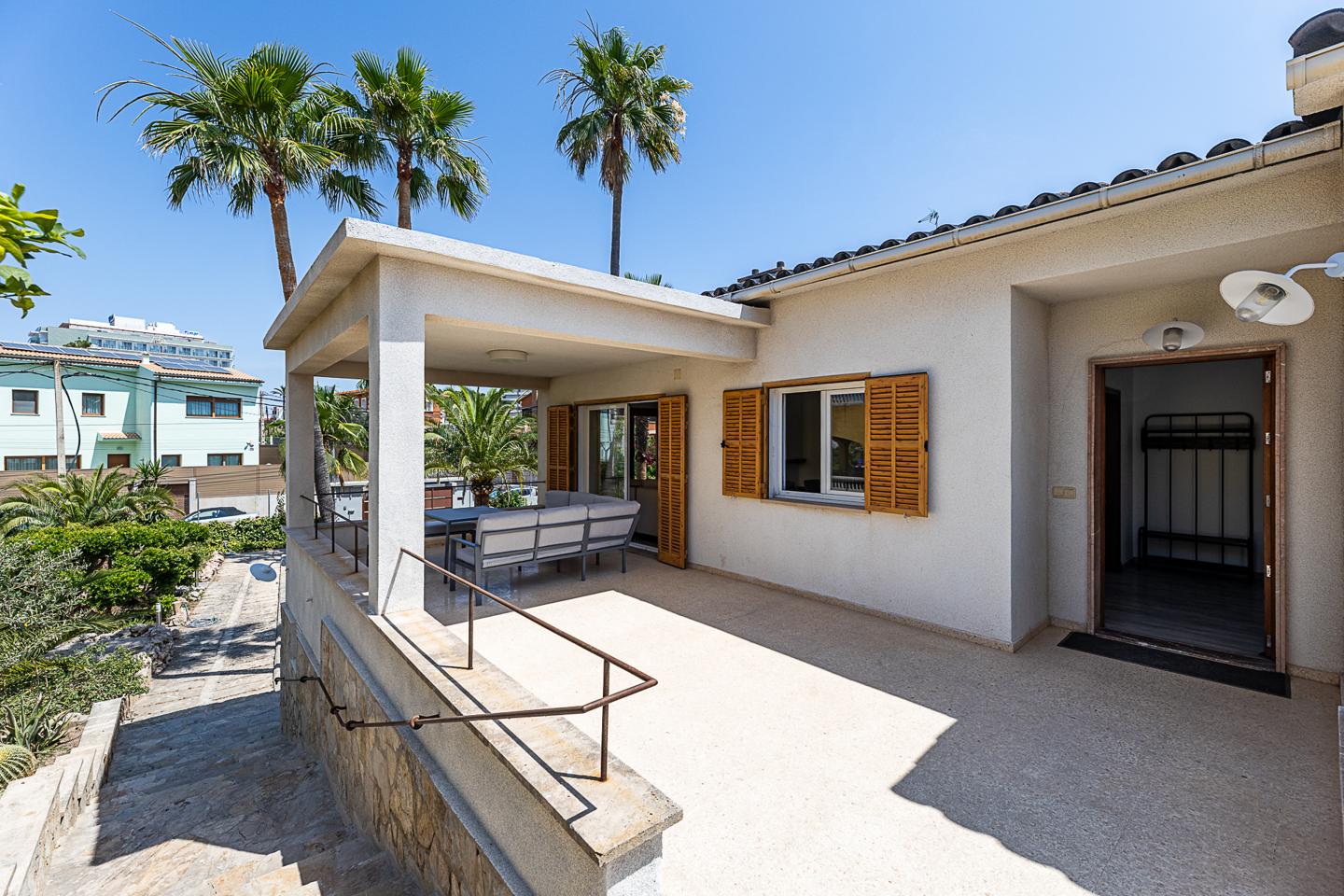 Exclusiva villa con Licencia Vacacional en la Zona de El Arenal, Palma — Palma — Foto 9