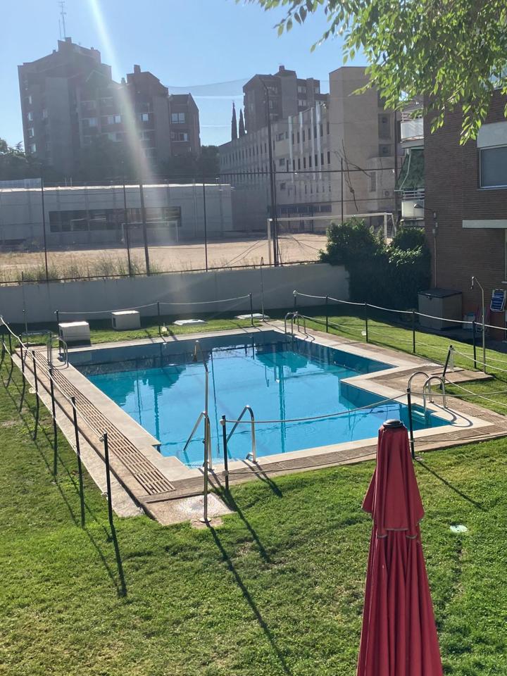 Flat in Calle Villavieja, Madrid, Madrid of 136 m2