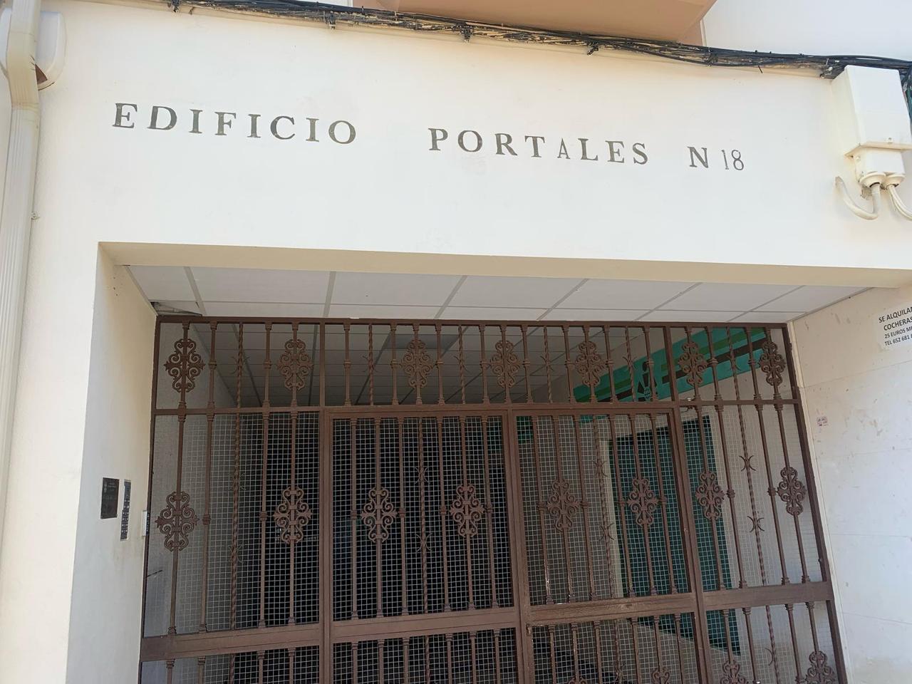 Flat in Calle Portales, Fuente Palmera, Córdoba of 111 m2