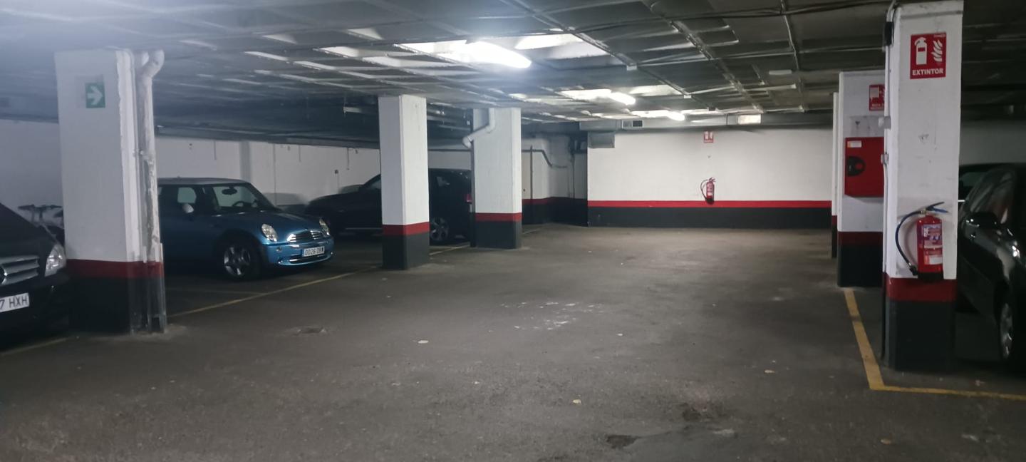 Plaza de parking en Calle del Padre Damián, Madrid, Madrid de 15 m2