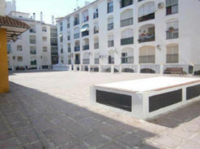 Flat in Avenida Pablo Ruiz Picasso, Marbella, Málaga of 93 m2