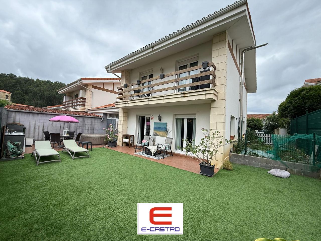 Villa in Barrio Sámano-Monteale, Castro-Urdiales, Cantabria of 137 m2