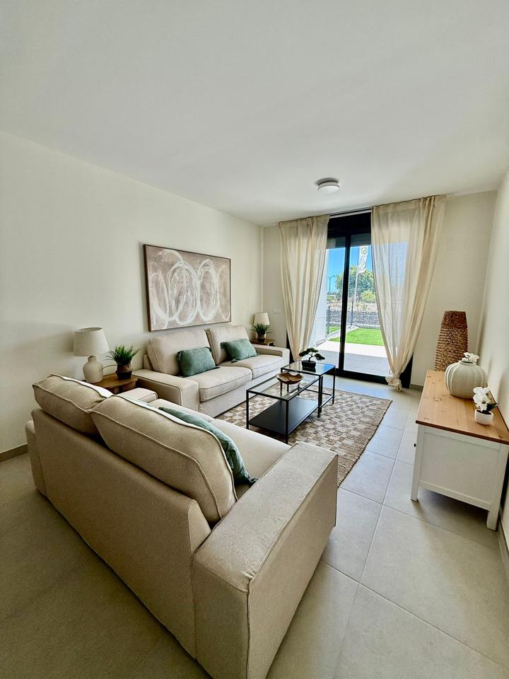 foto de PISO EN URBANIZACIÓN CALANOVA GOLF, MIJAS COSTA.