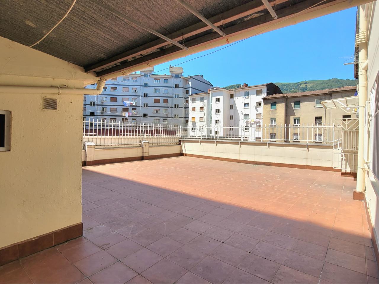 Piso en Calle Carreño Miranda 35, Mieres, Asturias de 108 m2