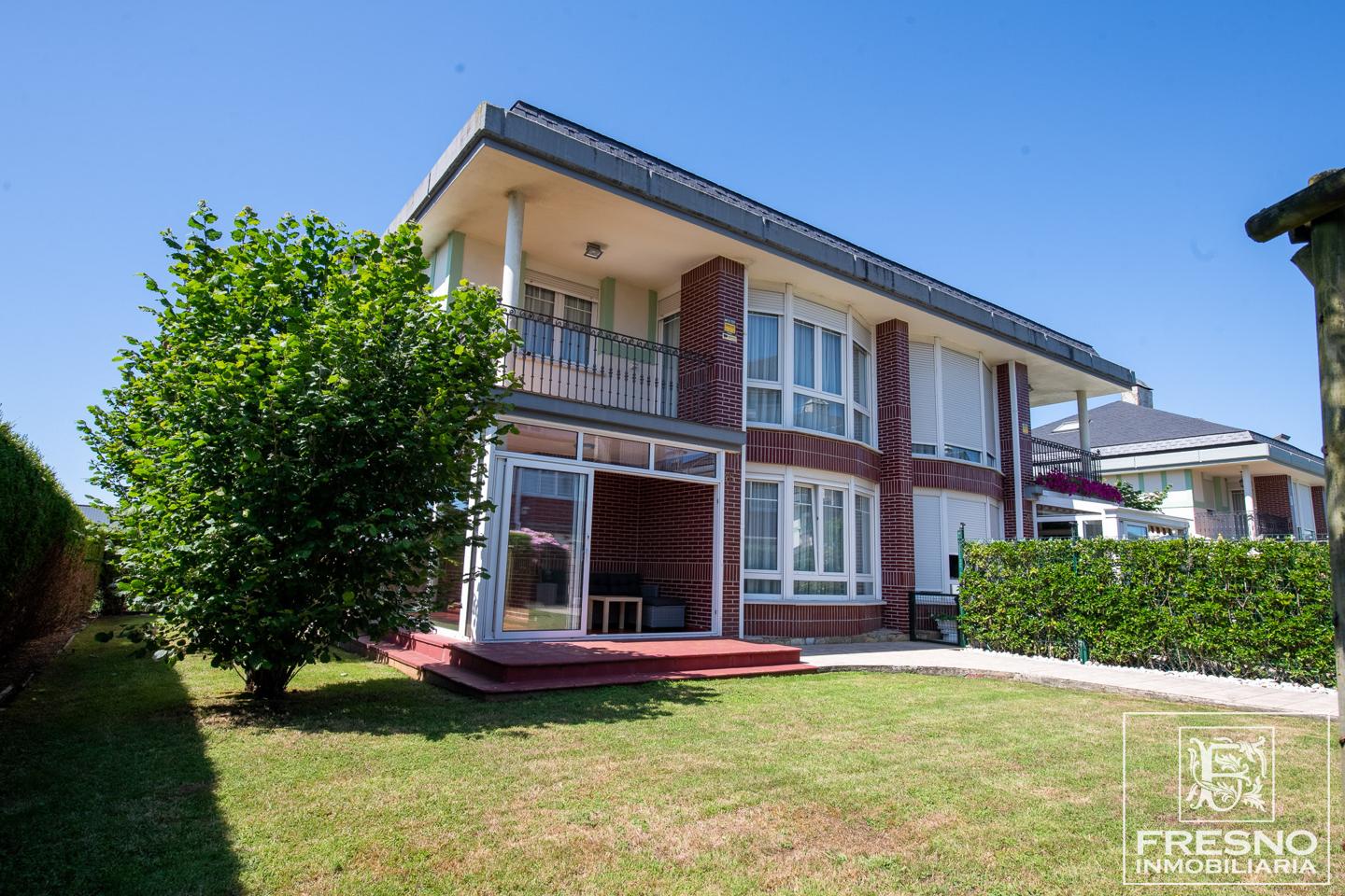 Casa / chalet en Urbanización Bezana Bella, Santa Cruz de Bezana, Cantabria de 315 m2
