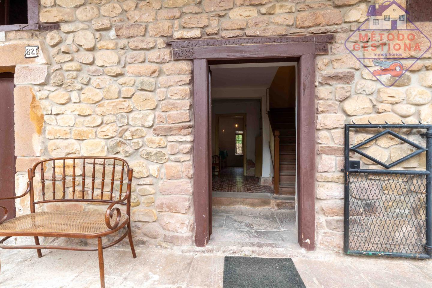 Country house in Barrio Cos 82, Cos, Cantabria of 234 m2