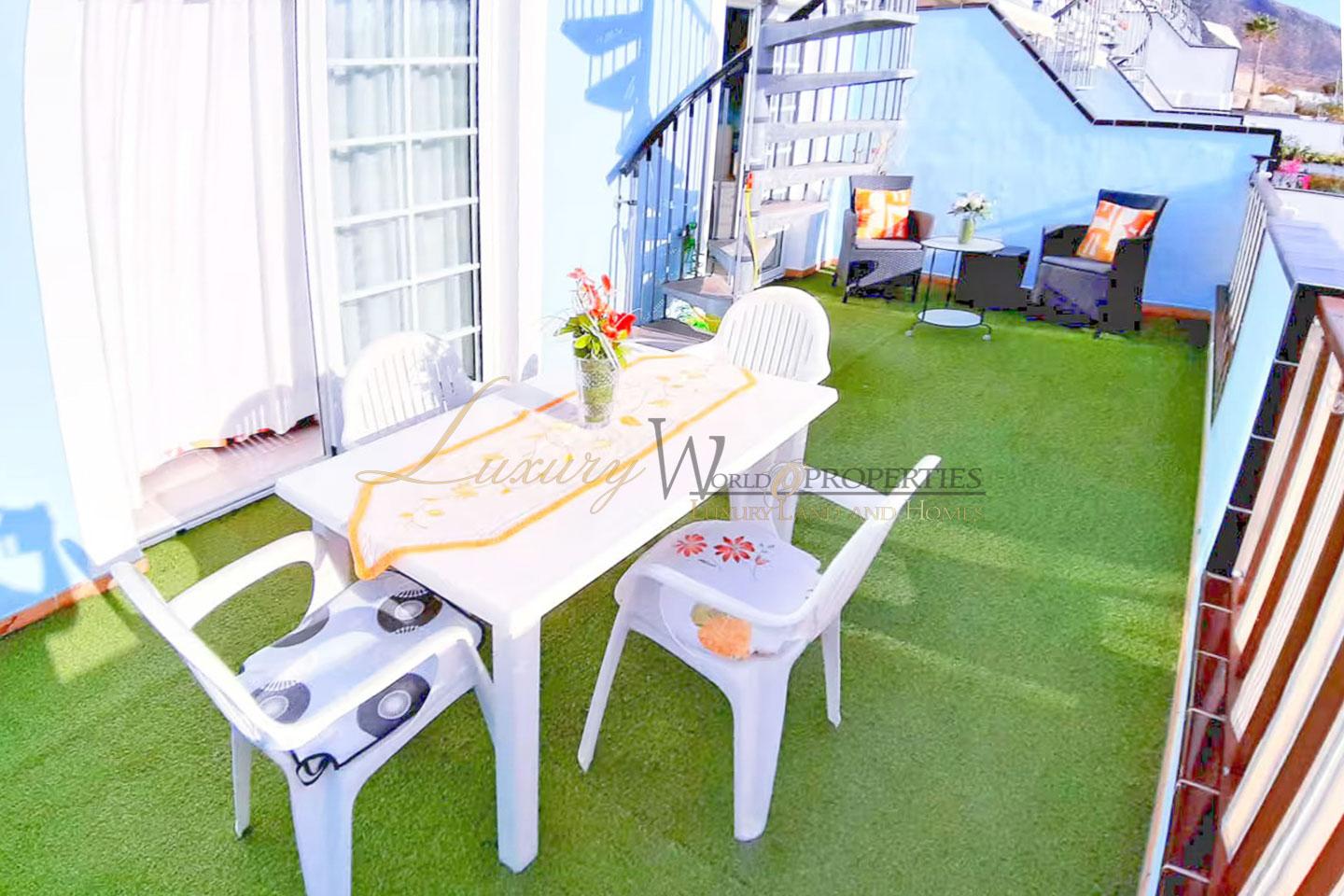 Flat in Avenida San Francisco, Los Cristianos, Santa Cruz de Tenerife of 102 m2