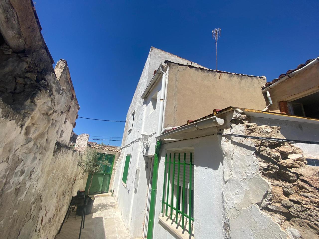 Villa in Calle Cedazo, Tarancón, Cuenca of 140 m2