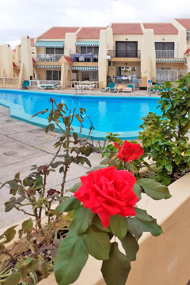 Flat in Avenida Ernesto Sarti, Costa Adeje, Santa Cruz de Tenerife of 64 m2