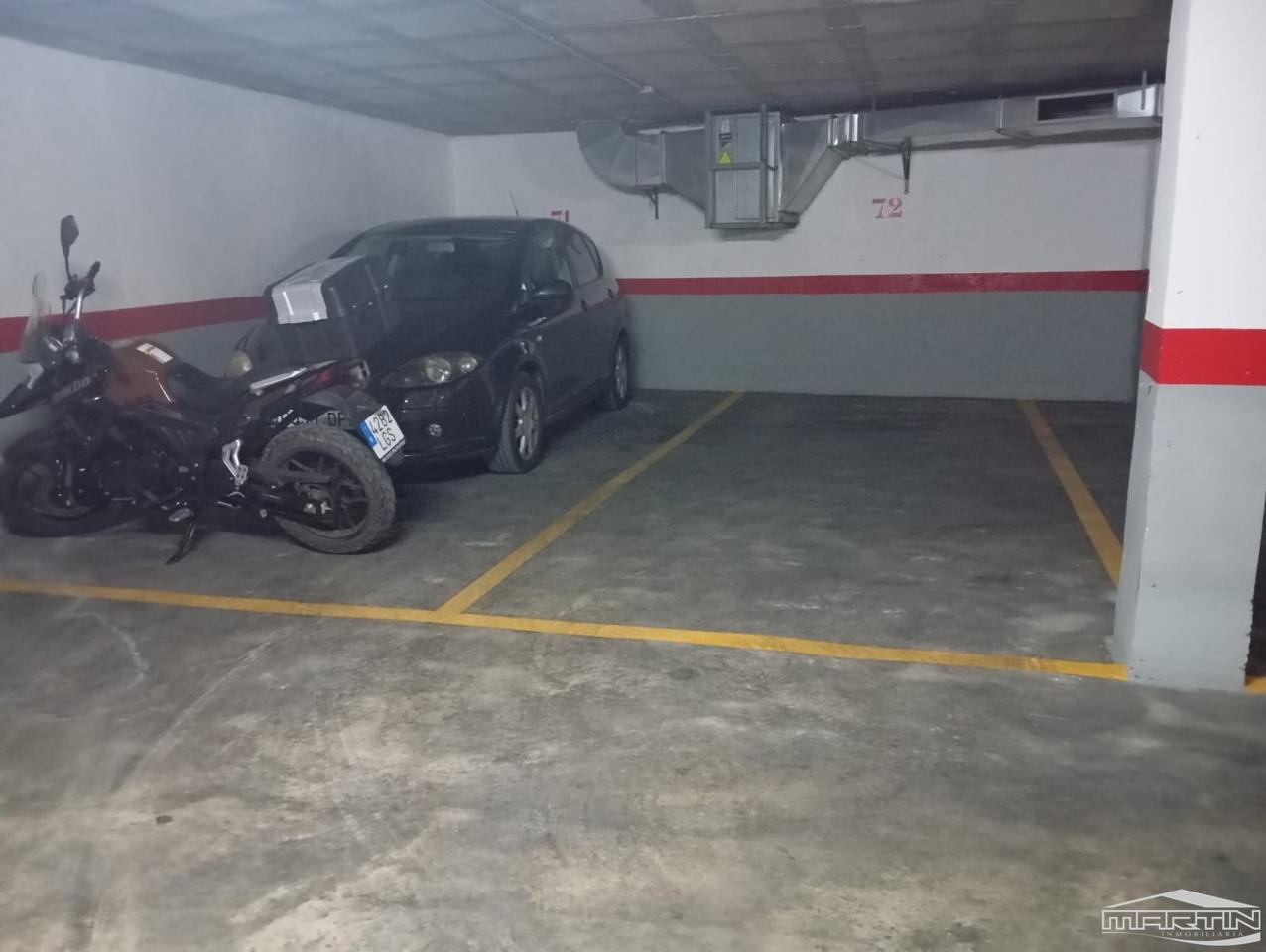 Plaza de parking en Calle Mires, Lucena, Córdoba de 13 m2