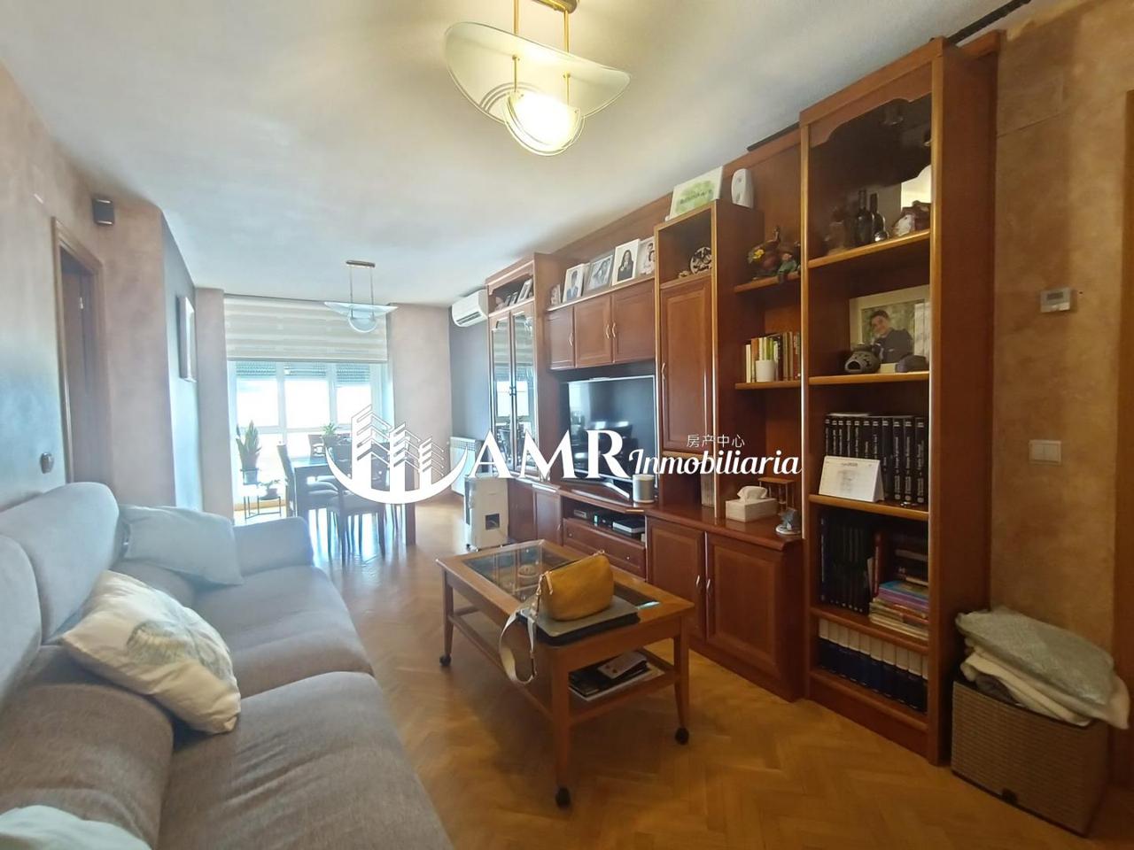 Piso en Calle Domingo Malagón, Parla, Madrid de 211 m2