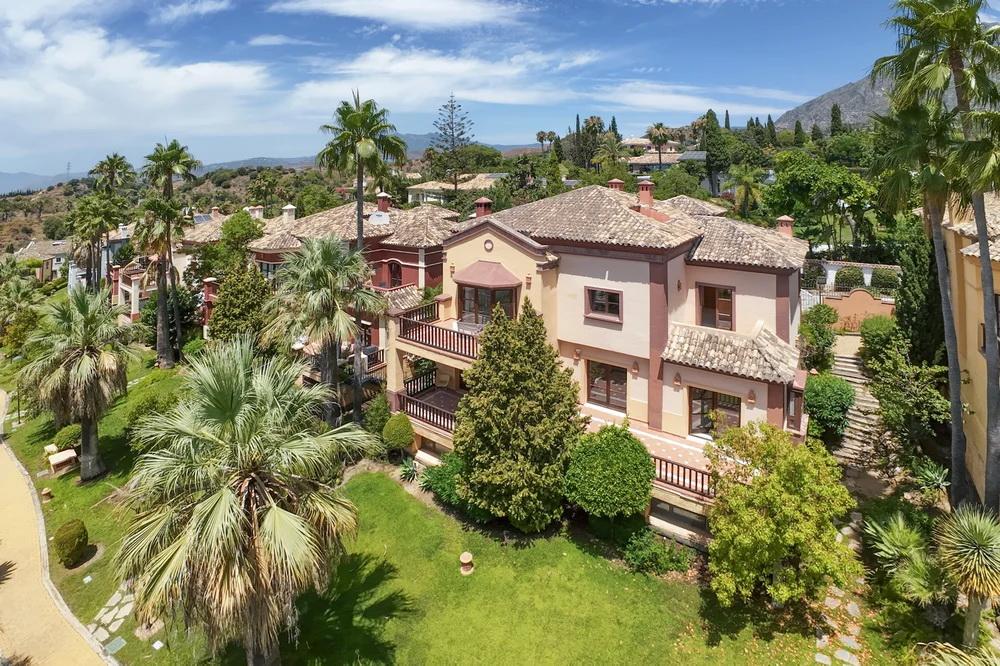 foto de VILLA DE LUJO EB URB CAPELLANIA HILL CLUB, MARBELLA