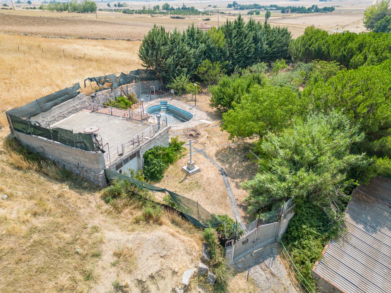 Parcela URBANA en LA SERRADA  de casi 2000m2.