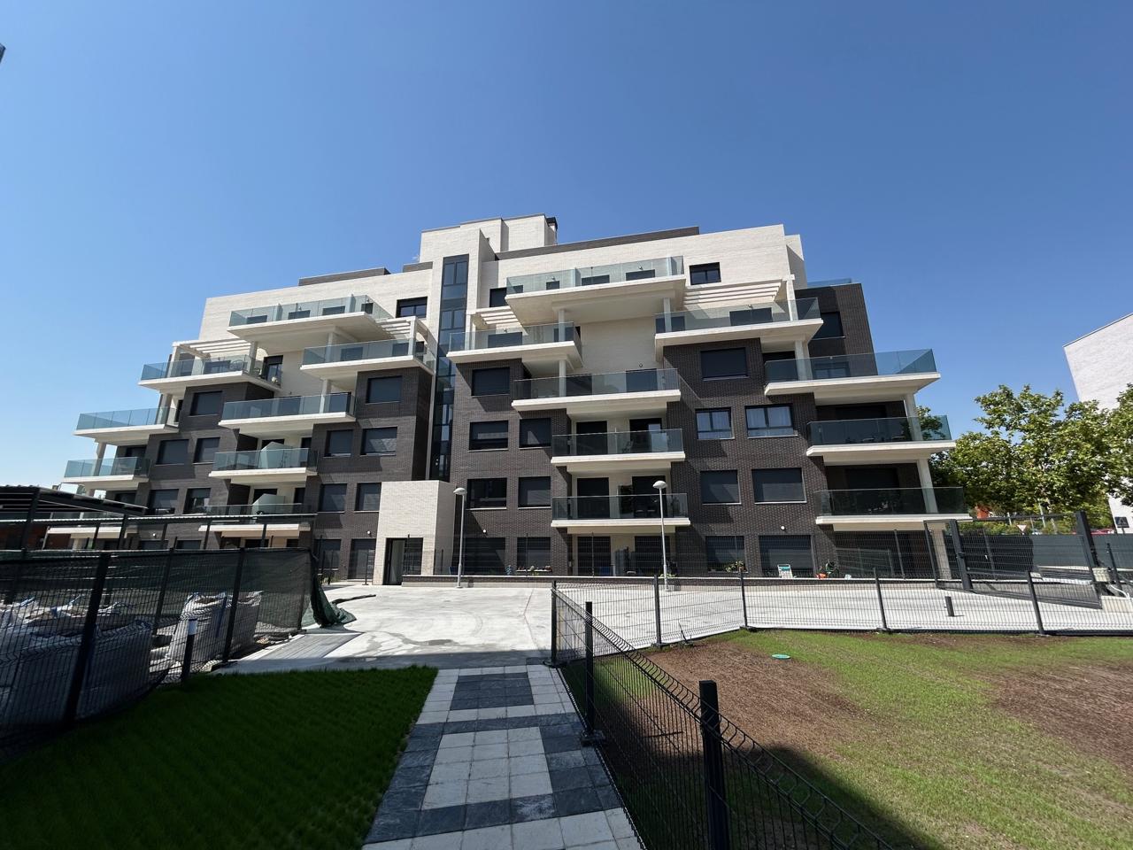 Flat in Calle Dulzaina, Valladolid, Valladolid of 68 m2