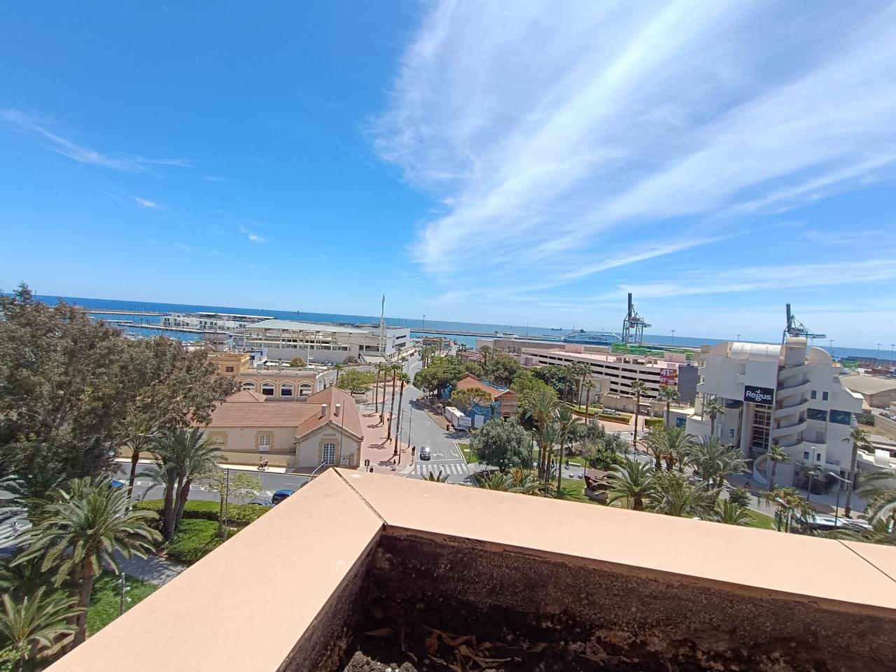 Piso en Avenida de Ramón y Cajal, Alicante (Alacant), Alicante de 228 m2