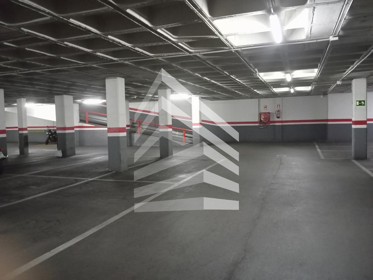 parking en barcelona · carrer-de-l'equador-08029 €