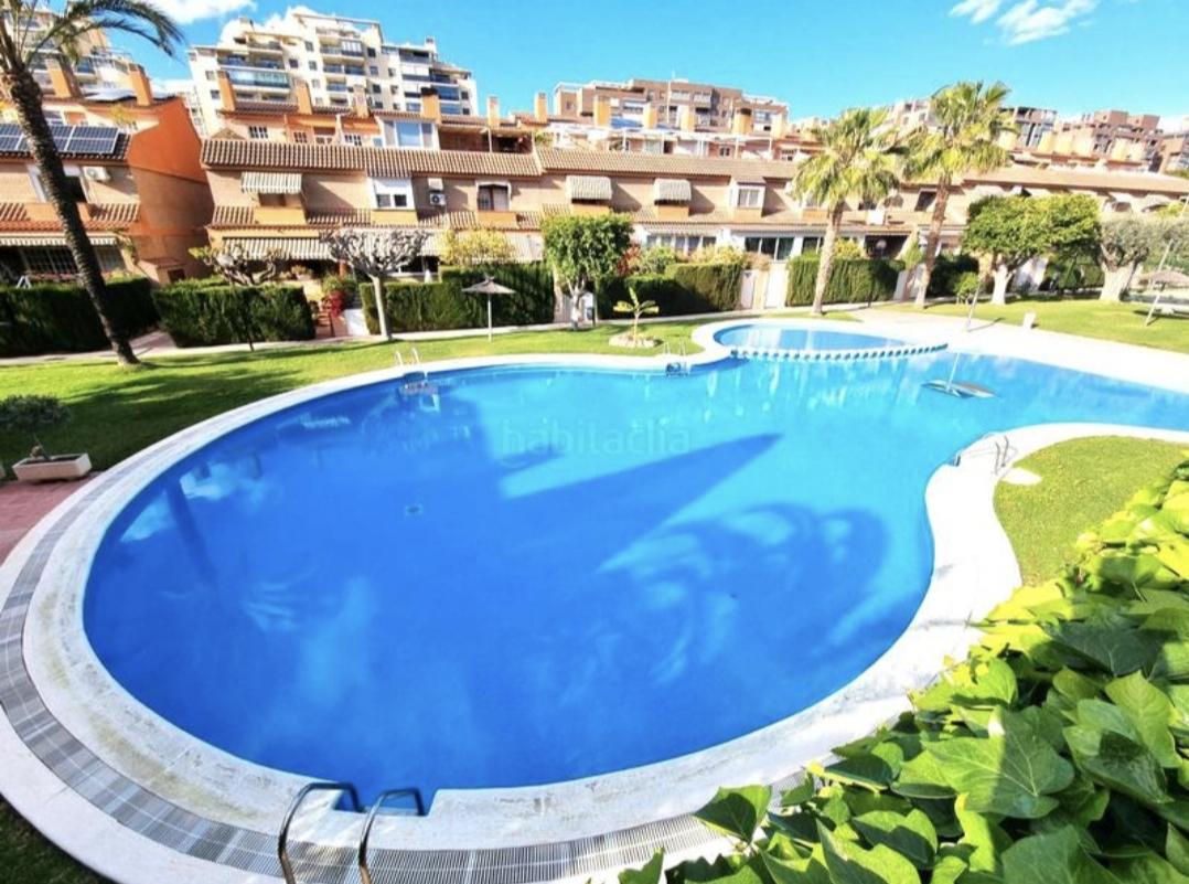 Casa / chalet en Carrer Trident, Alacant, Alicante de 385 m2