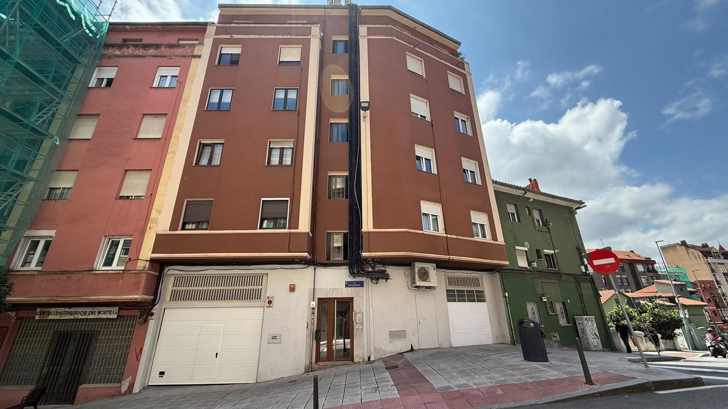 Piso en Calle Acebedos 19, Santander, Cantabria de 95 m2
