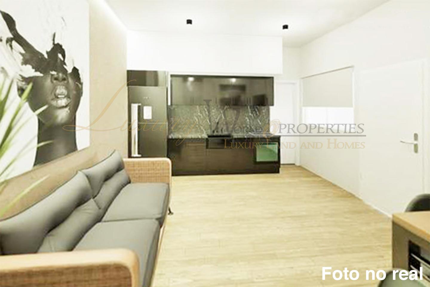 Piso en Avenida Adeje 300, Playa Paraiso, Santa Cruz de Tenerife de 32 m2