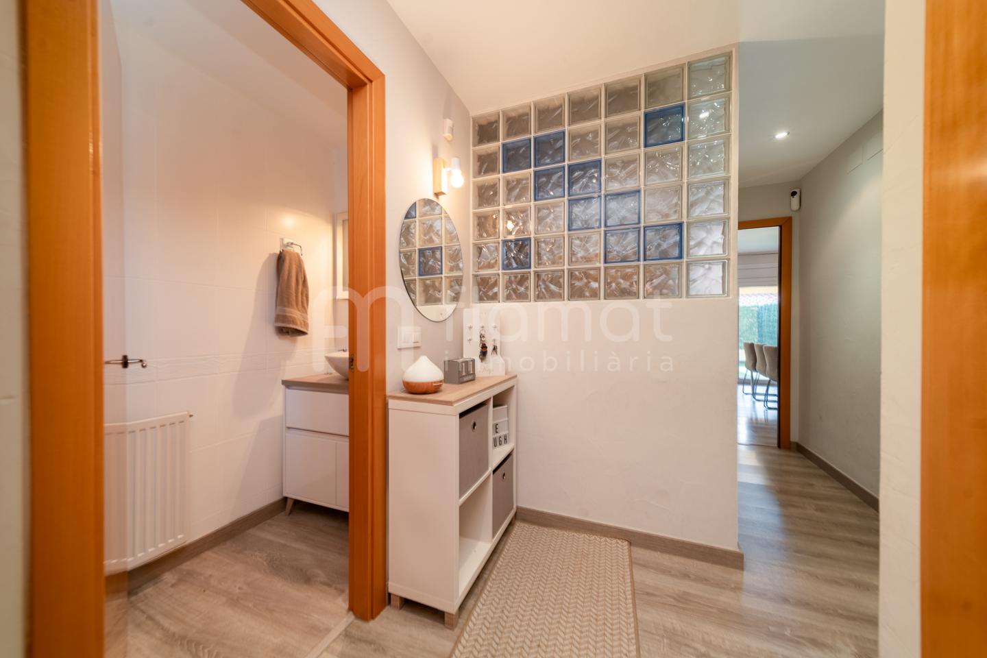 casas-adosadas en palau-saverdera · avinguda-mas-bohera-17495 370000€