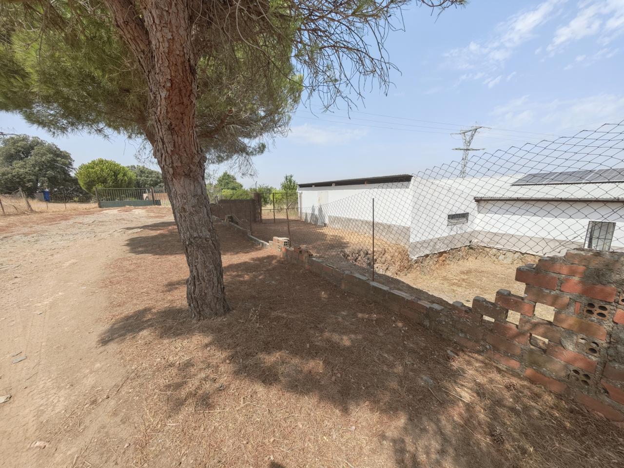 Nave industrial en Serradilla, Cáceres de 400 m2