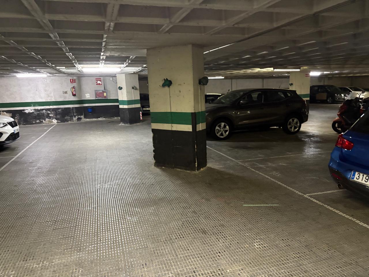 parking en barcelona · carrer-de-perea-08035 14900€