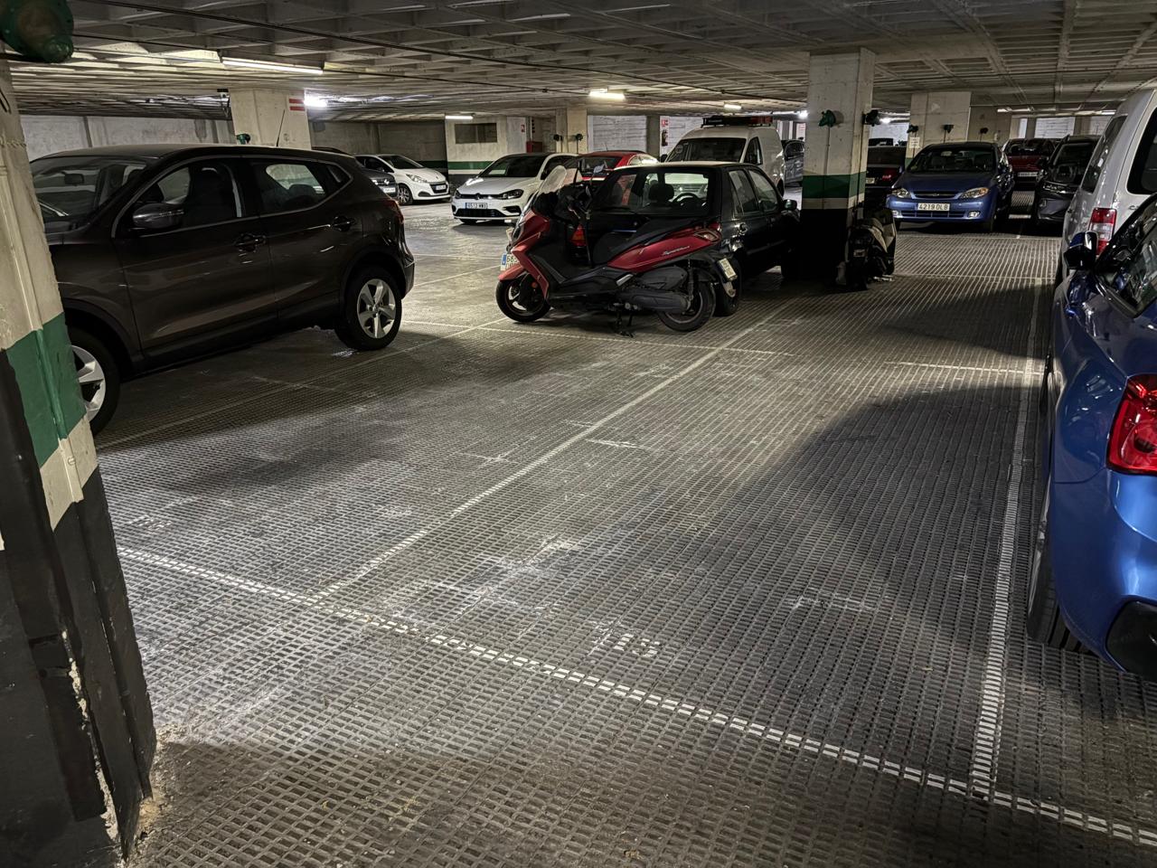 parking en barcelona · carrer-de-perea-08035 14900€