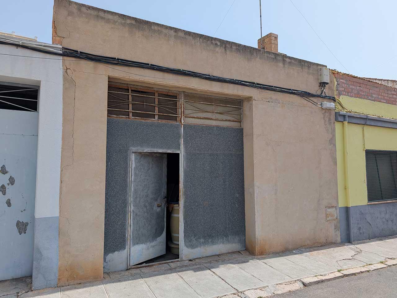 Local en Carrer Cardenal Vidal i Barraquer, Ulldecona, Tarragona de 131 m2