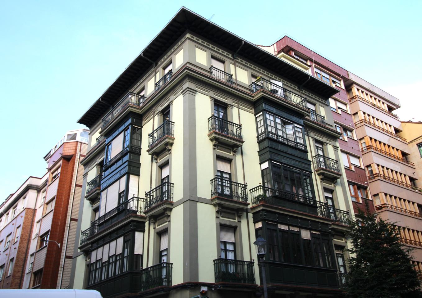 Piso en Calle Uría 25, Gijón, Asturias de 79 m2
