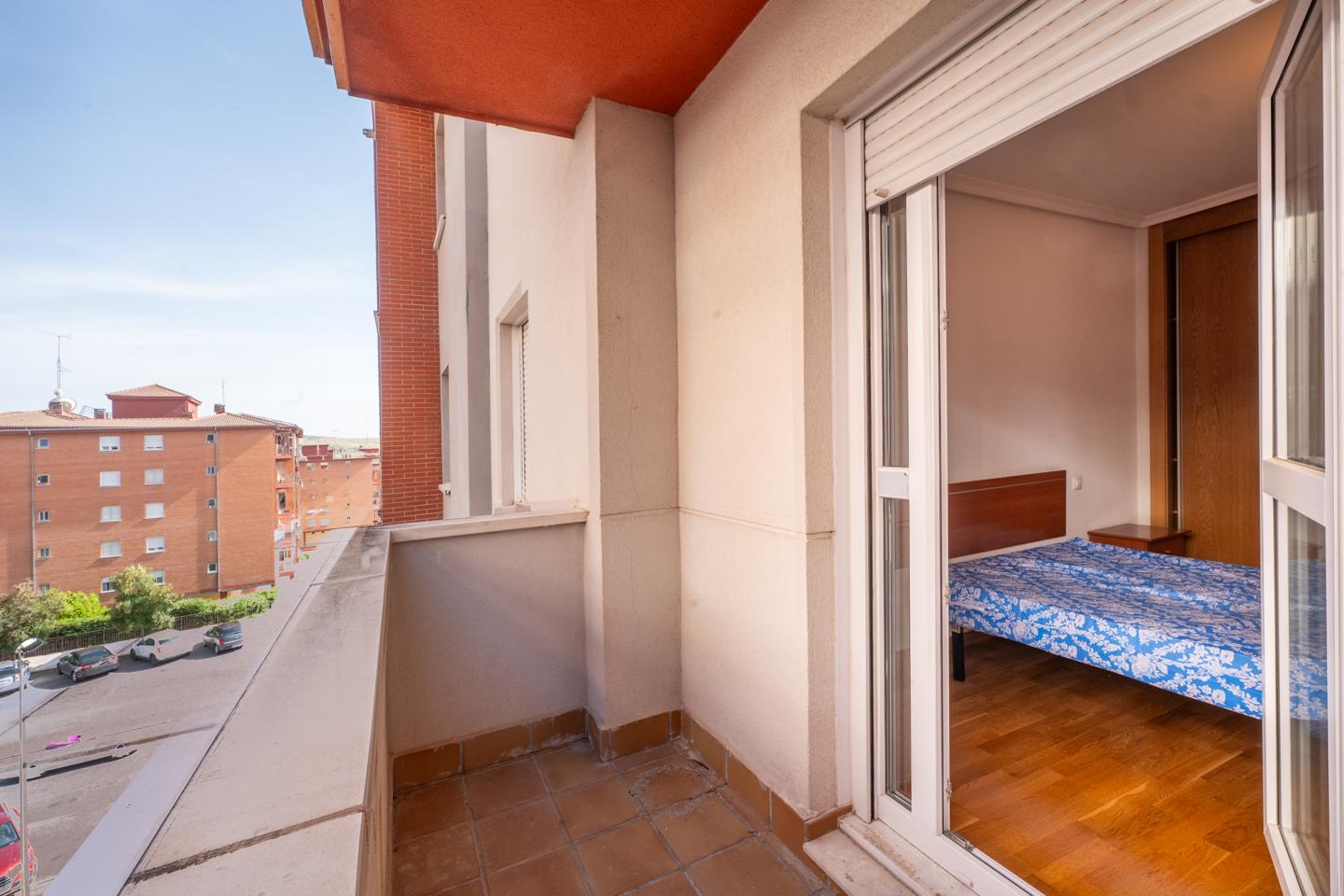 Apartamento con terraza en Barrio de la Universidad