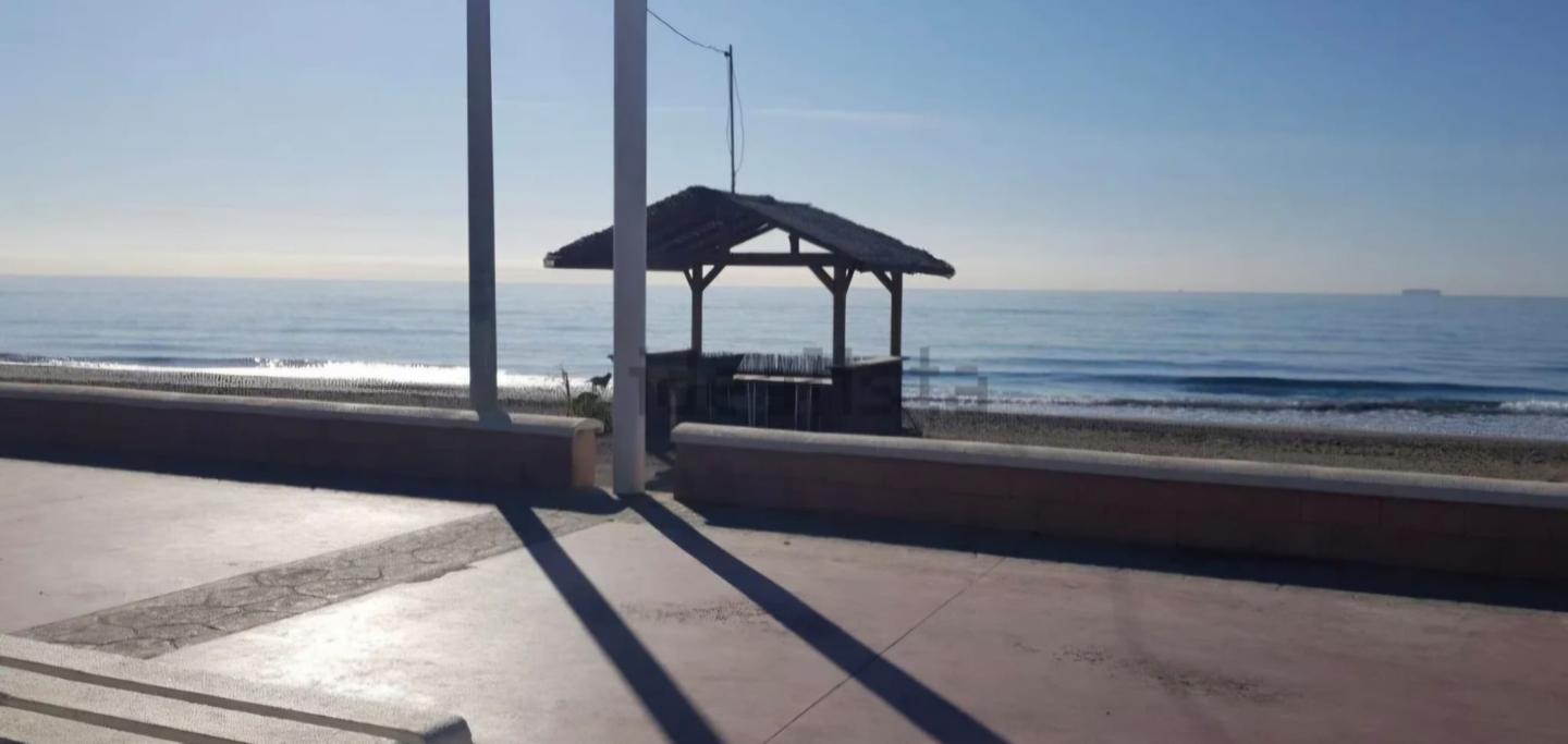 Local en Calle Cádiz, La Cala del Moral, Málaga de 175 m2
